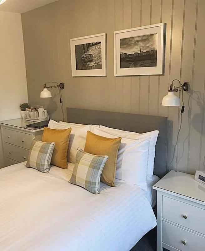 Double Room with Private External Bathroom - Adults Only  image 4