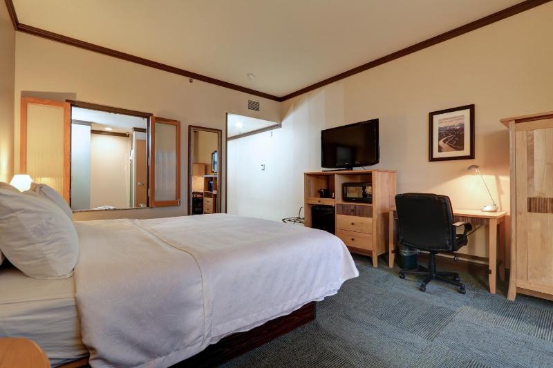 King Room image 3