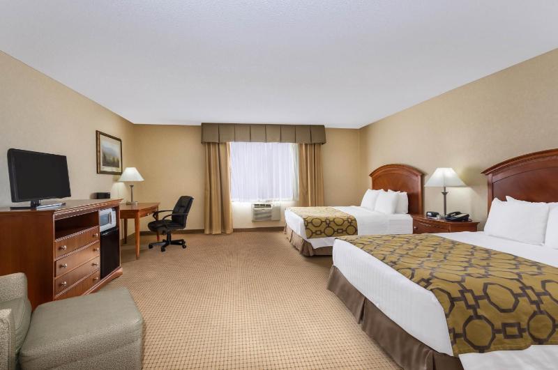 Queen Room - Non-Smoking image 1