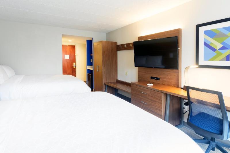 Double Room with Two Double Beds - Non-Smoking image 3