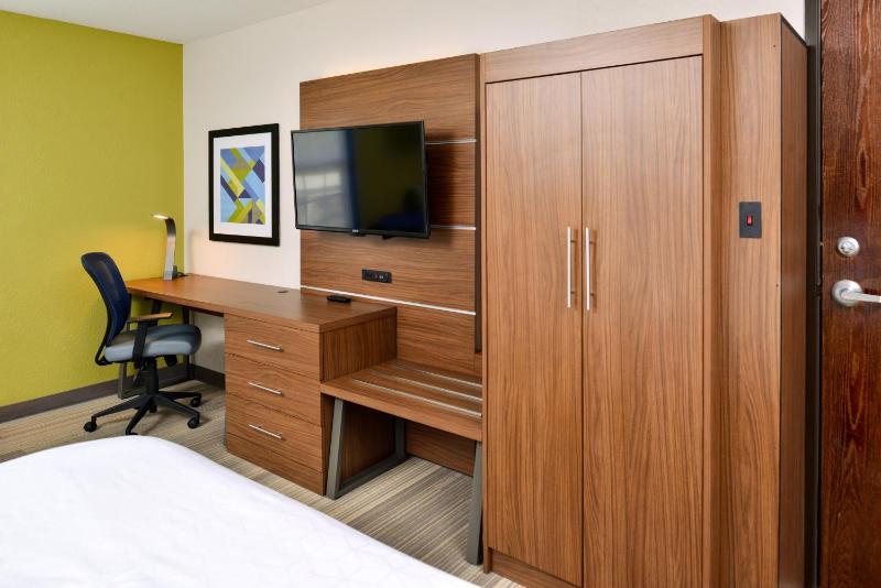 King Room - Non-Smoking image 2