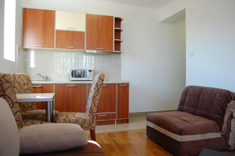 Studio Apartment with Sea View image 1