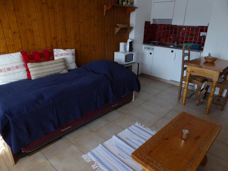 Studio Apartment image 4