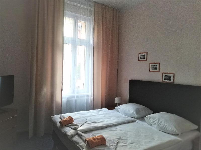 Double Room image 2