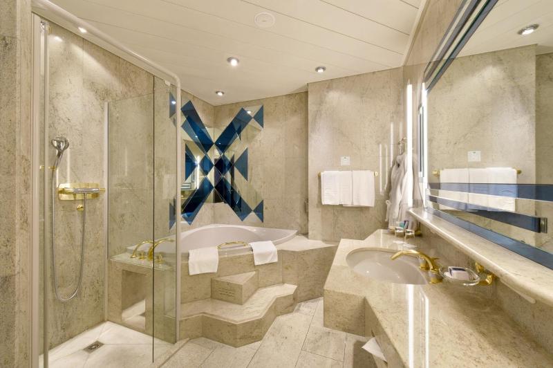 Junior Suite image 3