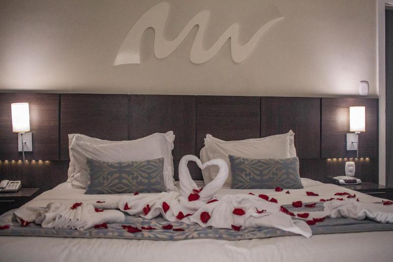 Real Classic Hotel - image 22