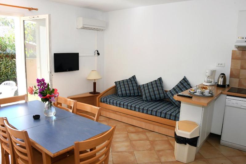 Two-Bedroom Apartment (6 Adults + 2 Children) image 2