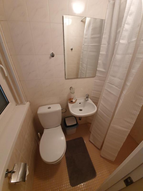 Budget Twin Room image 4