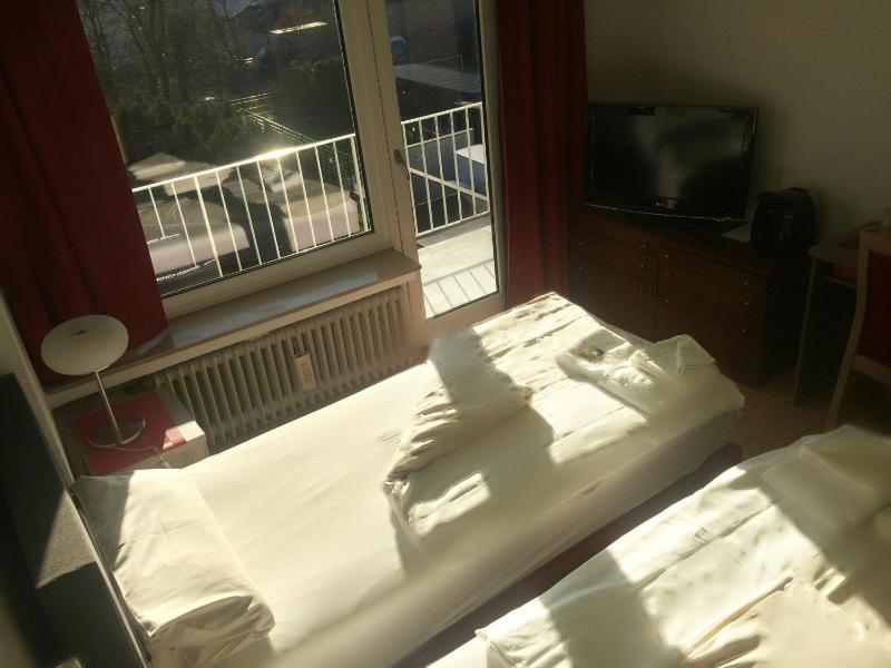 Standard Double Room image 2