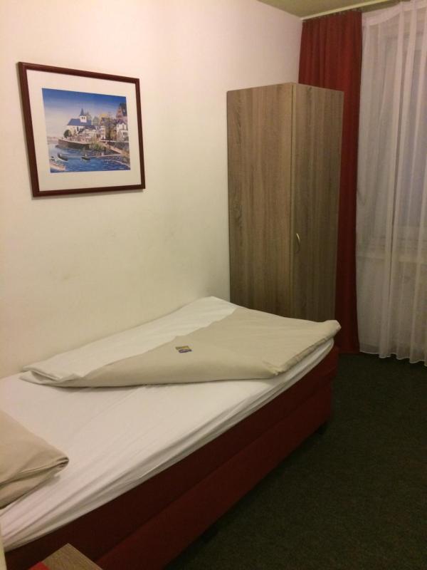 Single Room with Shower image 2