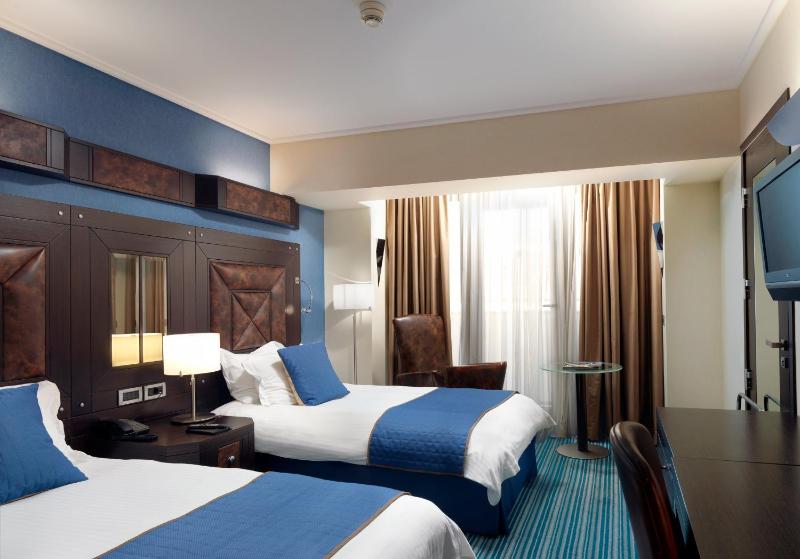 Superior Twin Room - Non-Smoking image 2