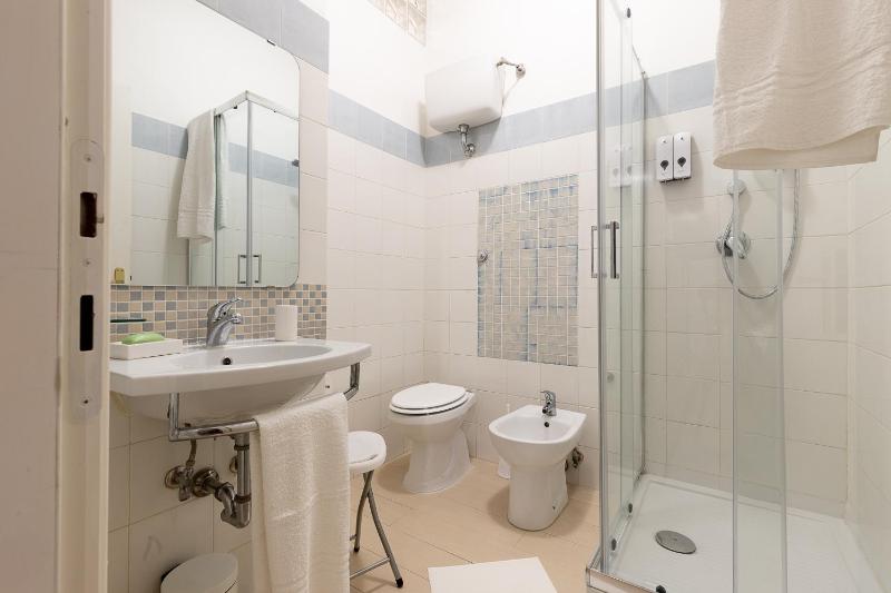 Double Room with Private External Bathroom image 2