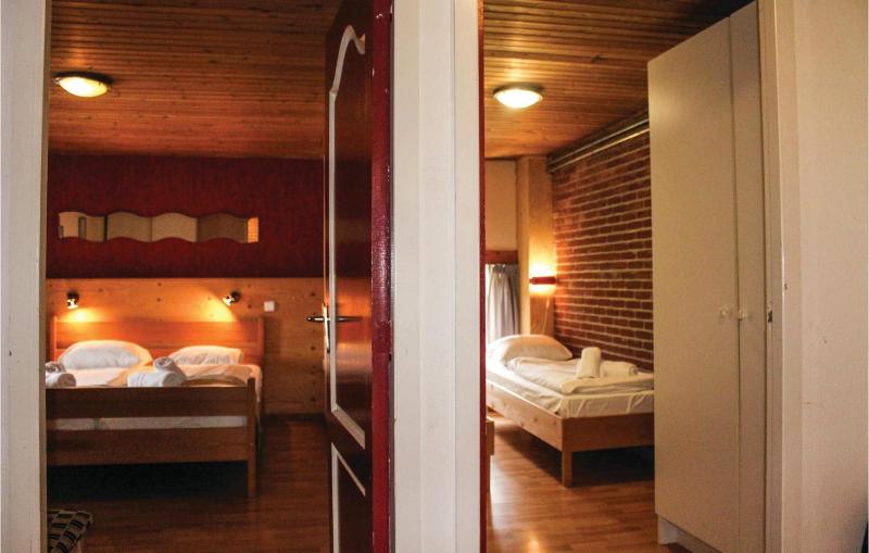 Five-Bedroom Apartment image 4