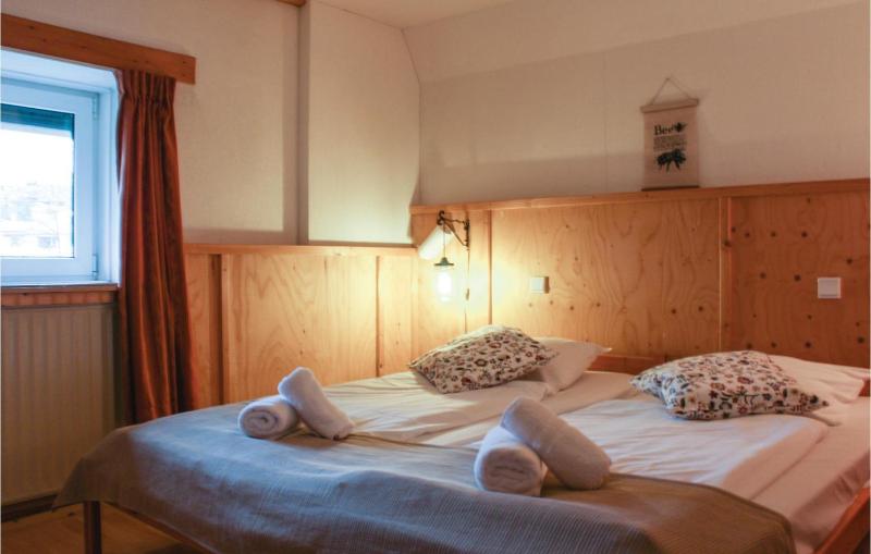 Three-Bedroom Apartment image 4