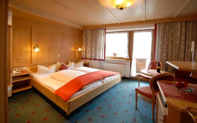 Standard Double Room image 2