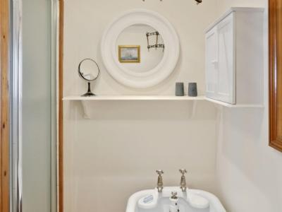 Two-Bedroom House image 3
