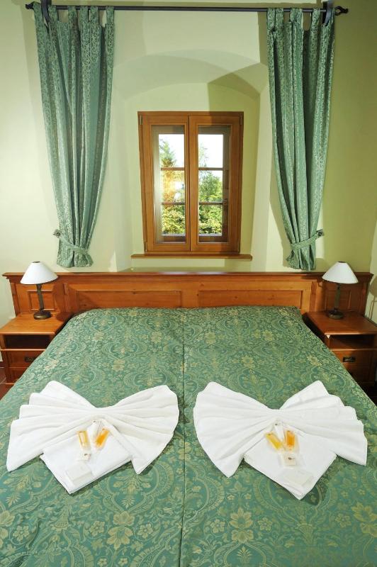 Deluxe Double Room image 3