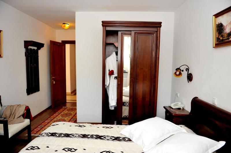 Standard Double Room image 2