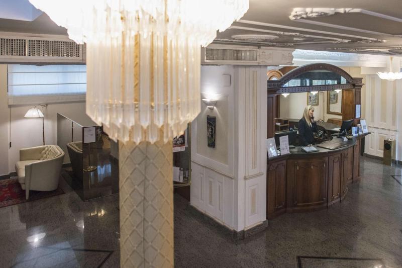 Hotel Plaza - image 6
