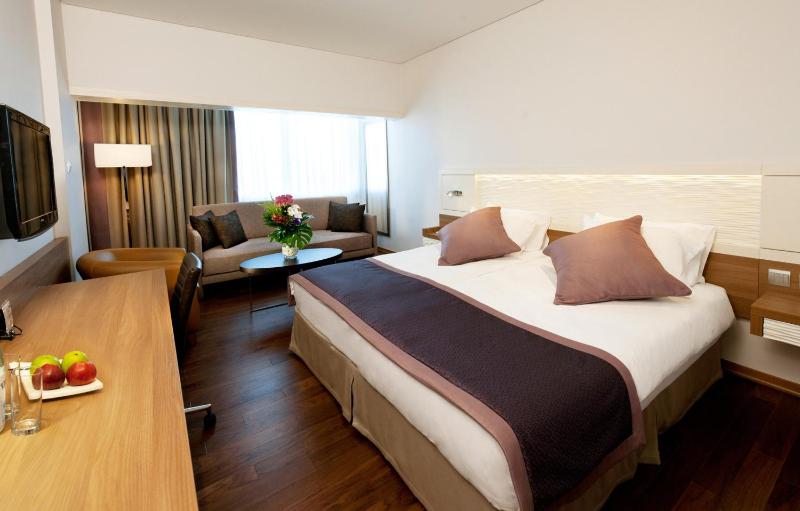 Crowne Plaza Limassol By IHG - image 2