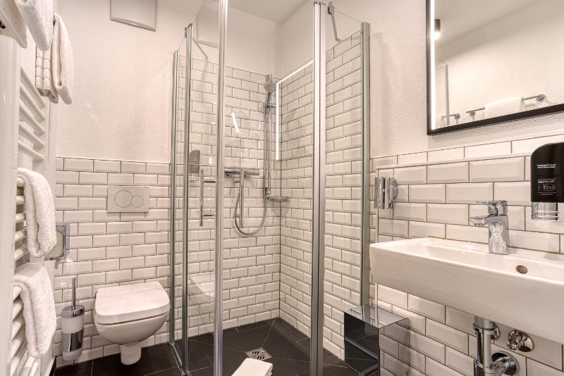 Double Room image 2