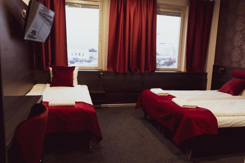 Standard Triple Room image 2