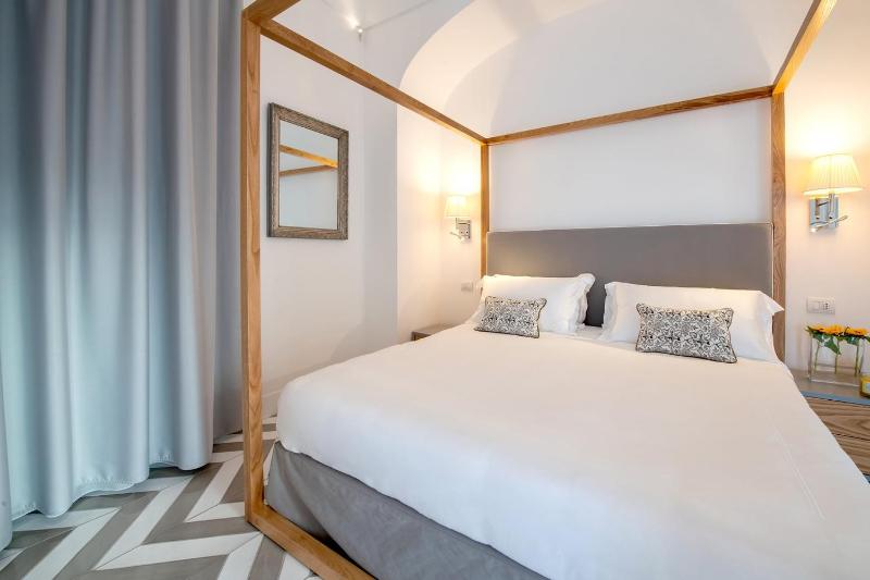 One-Bedroom Apartment image 3