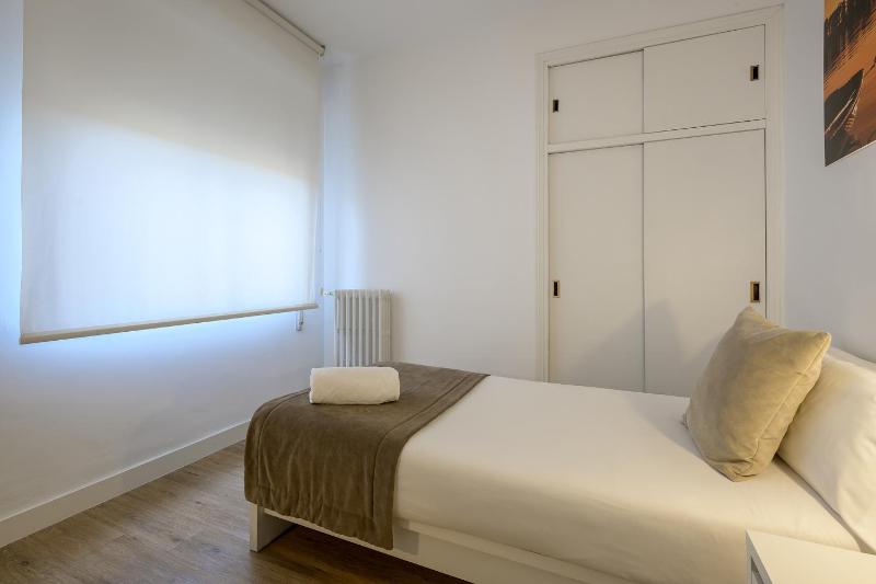 Standard Single Room image 3