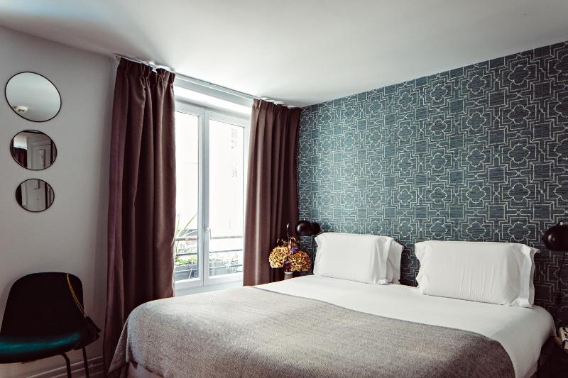 Deluxe Double or Twin Room image 1