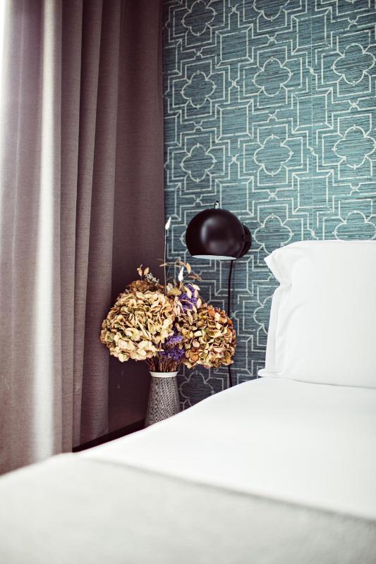 Deluxe Double or Twin Room image 3