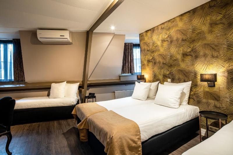 Quadruple Room image 3