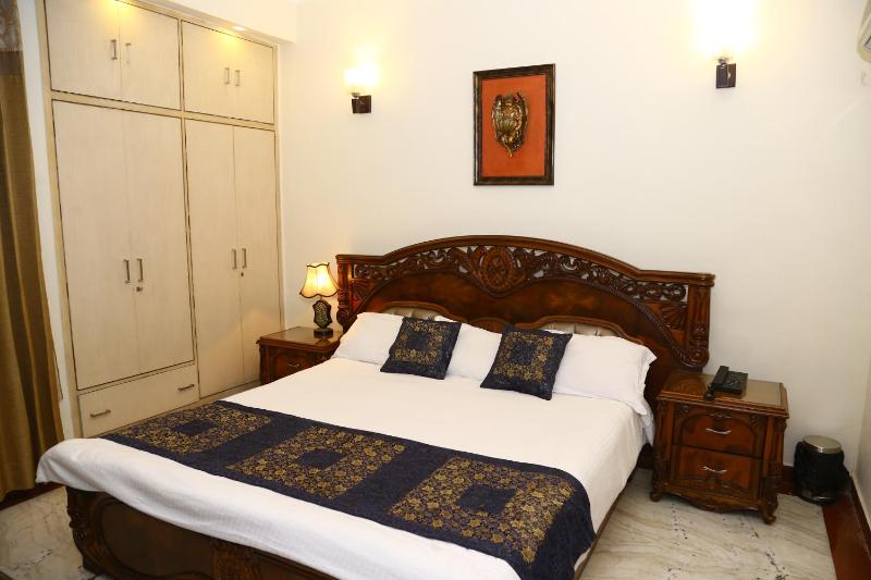 joerose villa - image 5