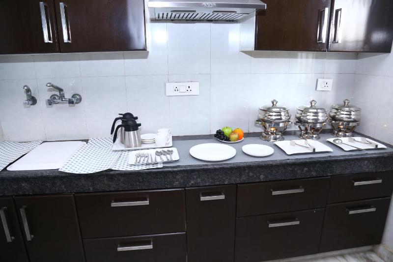 joerose villa - image 17