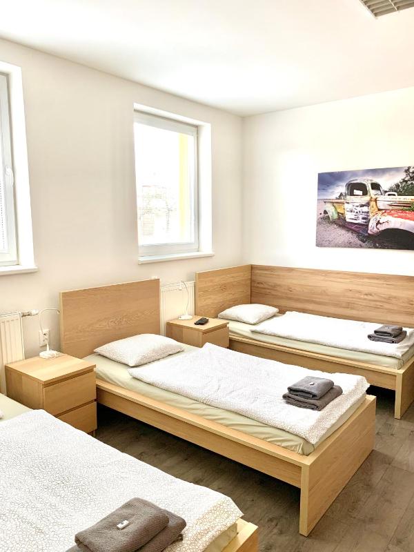 Standard Triple Room image 4