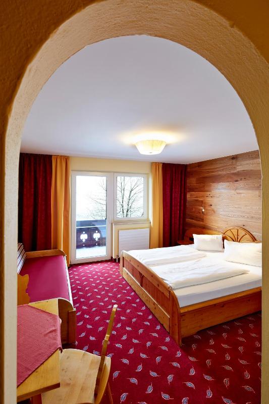 Double Room image 4
