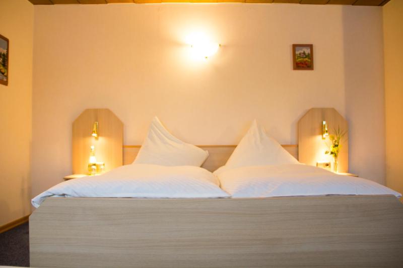 Double Room image 2