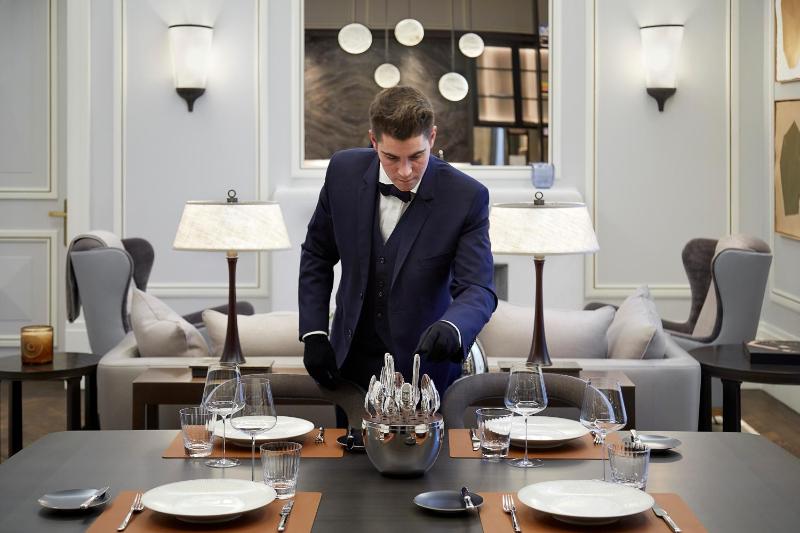 One-Bedroom Apartment with private access to Jacuzzi, Sauna and Hamman image 3