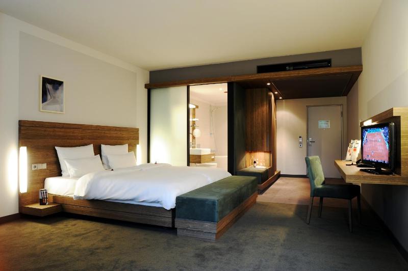 Deluxe Double Room image 2