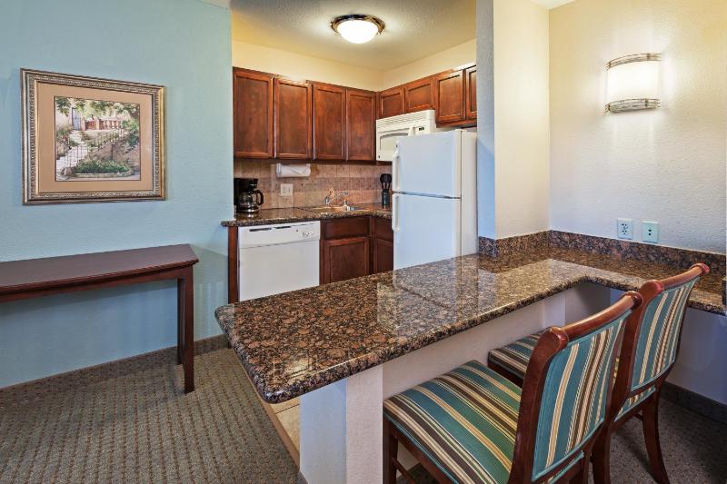 One-Bedroom King Suite - Non-Smoking image 2