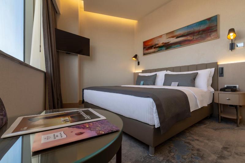 Standard Room image 3