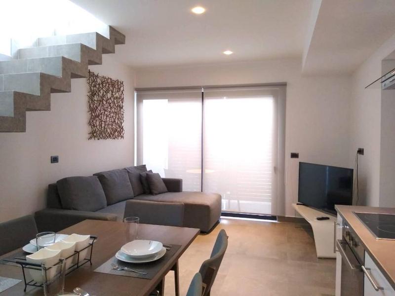 Private Roof w Plunge Pool Brand New 2 Br Penthouse for 6 sleeps - image 29