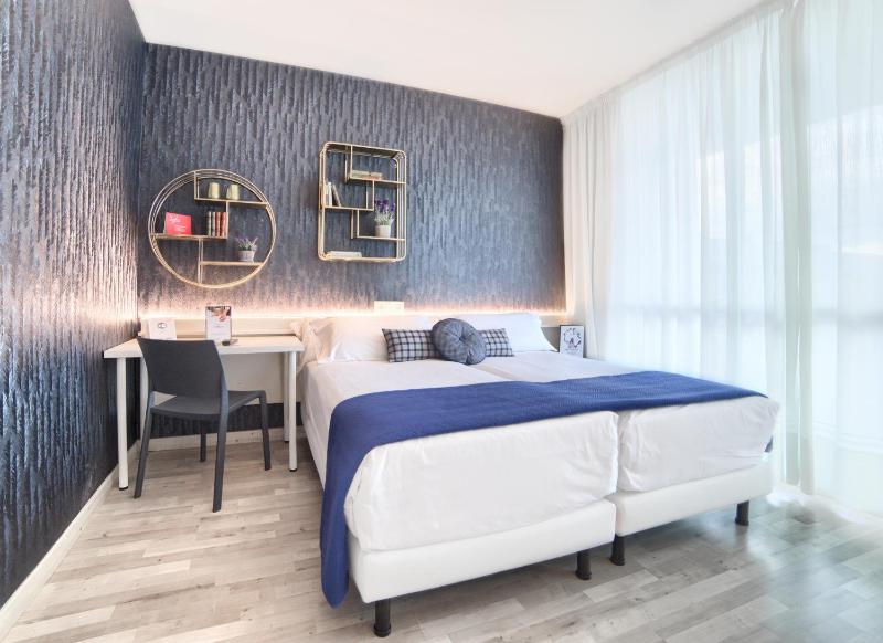 Standard Double Room image 4