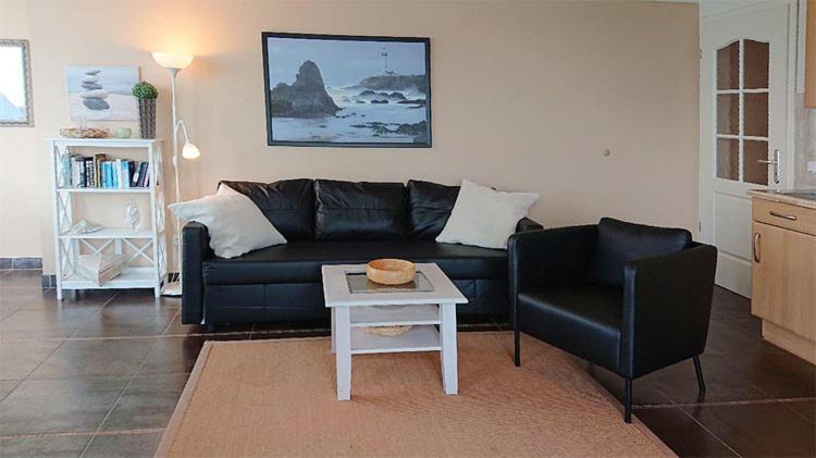 One-Bedroom Apartment 221 image 3