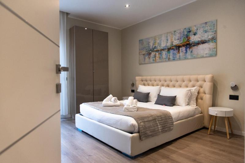 Junior Suite with Balcony image 2