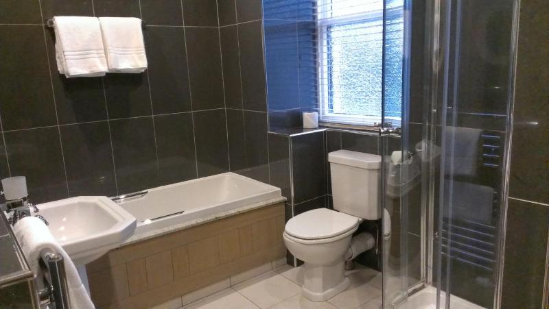 Classic Double Room image 1