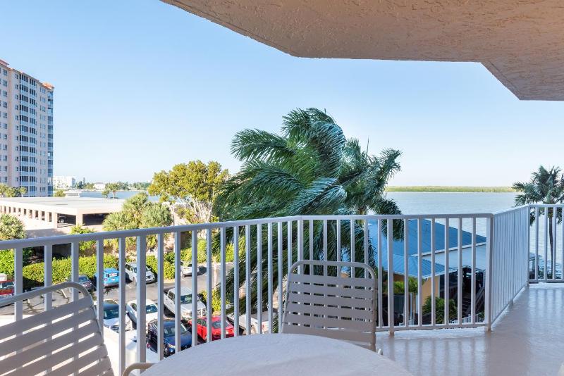 Resort Suite image 3