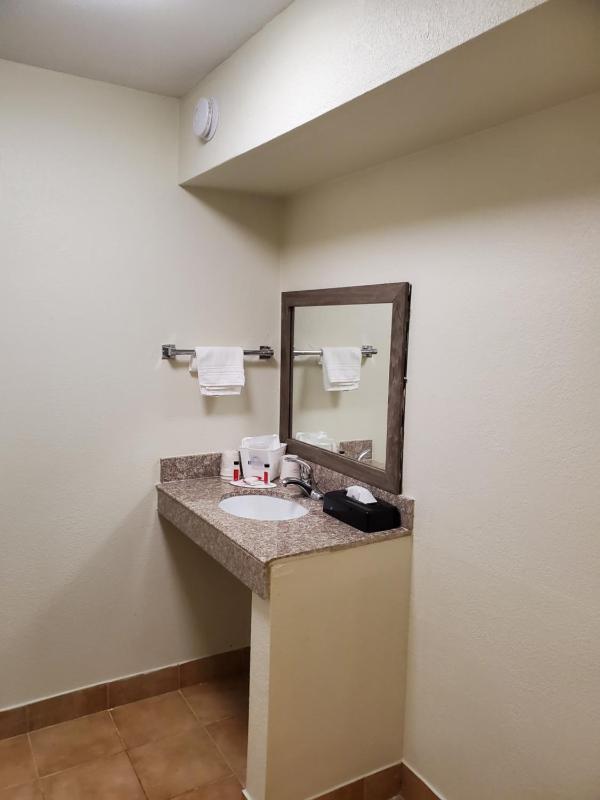 King Room - Disability Access/Non-Smoking image 2