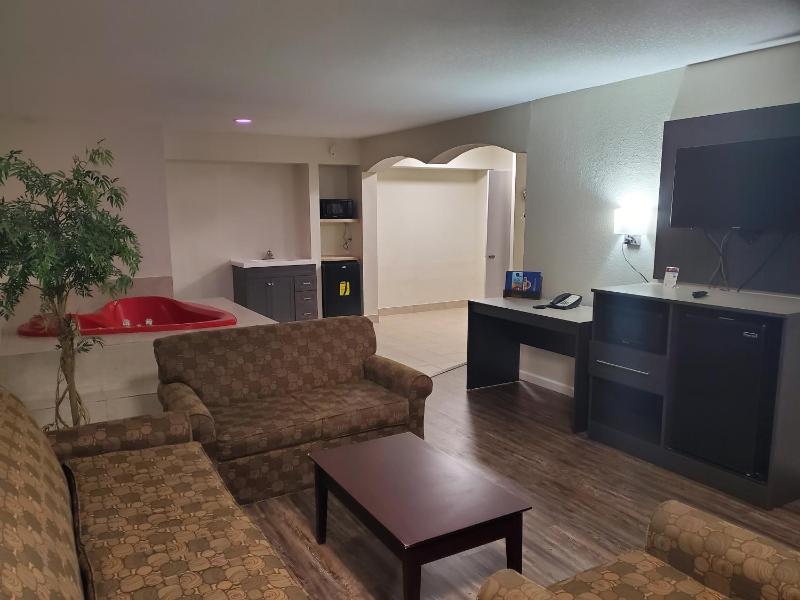 One-Bedroom King Suite - Non-Smoking image 4