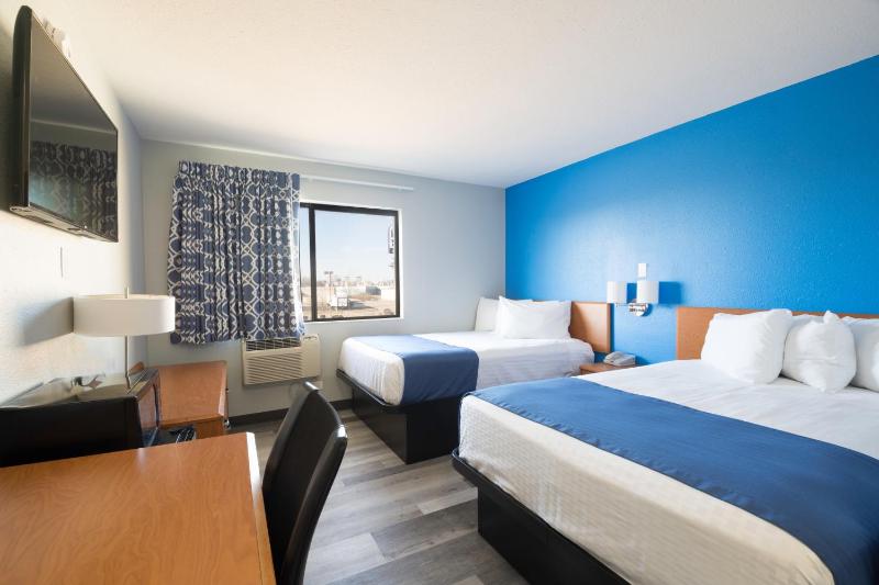 Double Room with Two Double Beds image 3