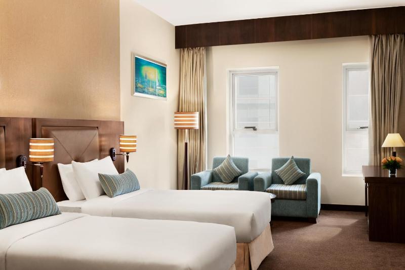 Twin Room - Mobility Access/Non-Smoking,  Guaranteed Late Check-out (2 pm), 20% off F&B image 2